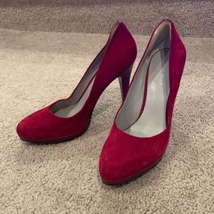 Nine West - suede - 4 inch heel - 1/2“ platform
